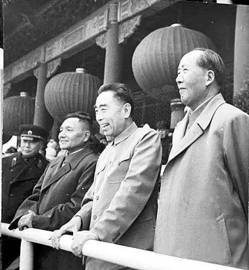 ë��ϯ �ܶ��� ��Сƽ���˺�Ӱ